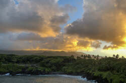 Sunset in Waianapanapa